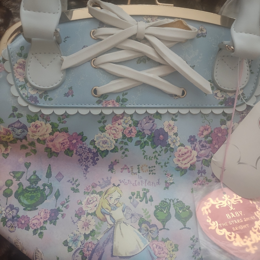 Alice In Wonderland Tokyo Japan Disney Special Edition Handbag - Picture 6 of 16
